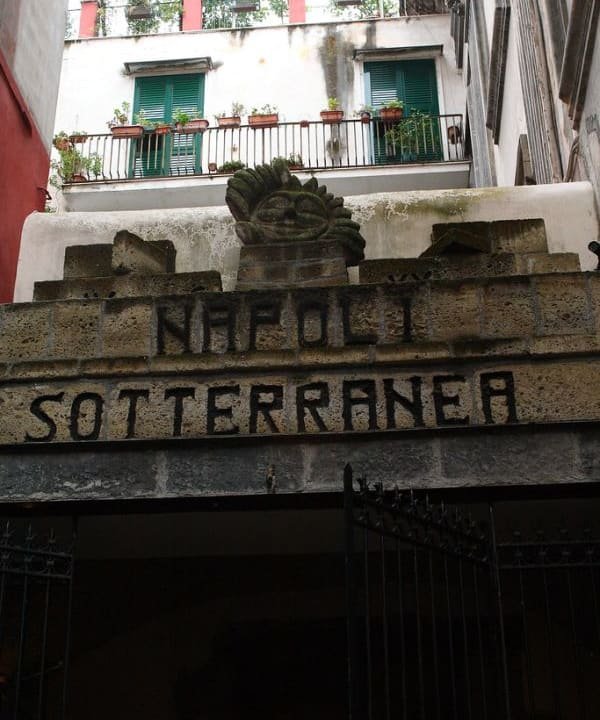 Napoli sotterranea e il centro: sopra e sotto la città
